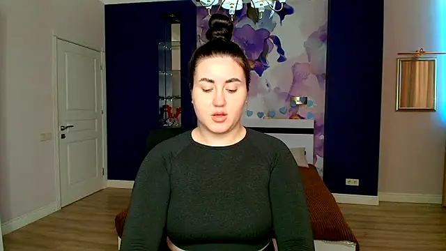 Roxie Bradley online show from 02/19/25, 07:06