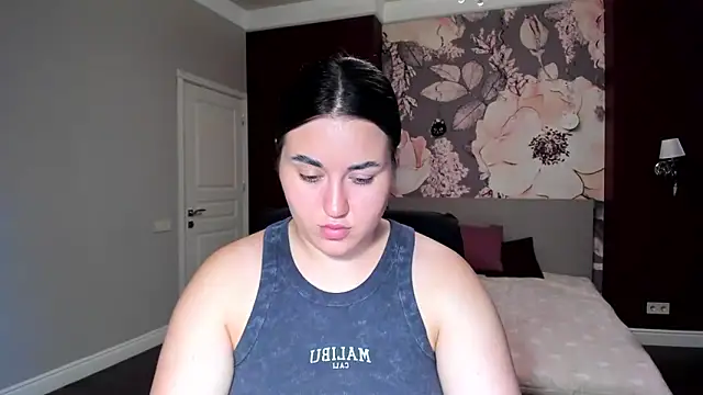 Roxie Bradley online show from 09/10/25, 05:51