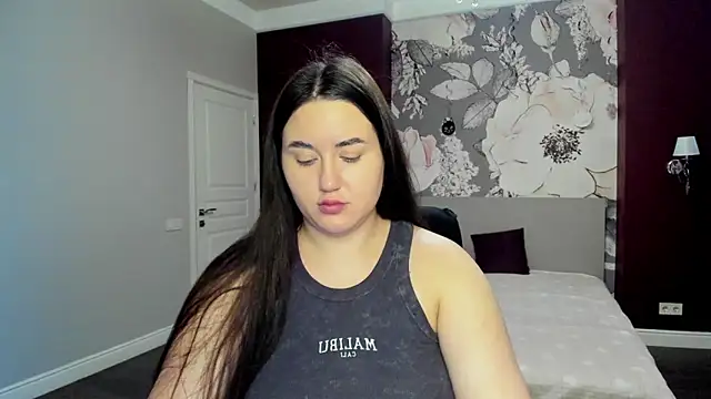 Roxie Bradley online show from 12/20/25, 06:42