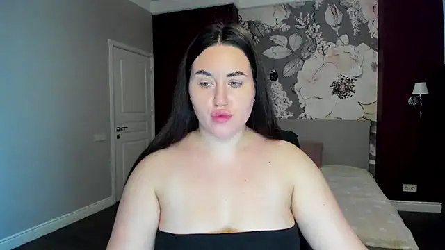 Roxie Bradley online show from 12/23/25, 06:33