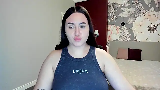 Roxie Bradley online show from 02/04/26, 06:41