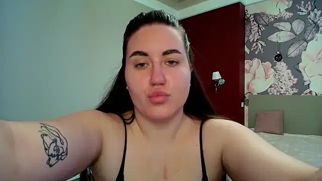 Roxie Bradley online show from 03/26/26, 06:41