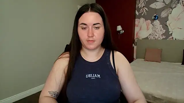 Snapshot of Roxie_Bradley chatting on 05/15/26, 05:47 Roxie Bradley online show from 05/15/26, 05:47