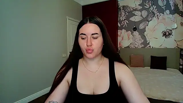 Snapshot of Roxie_Bradley chatting on 06/24/26, 05:39 Roxie Bradley online show from 06/24/26, 05:39