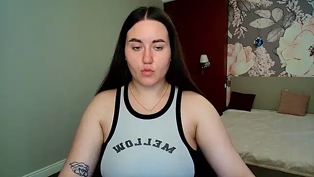Snapshot of Roxie_Bradley chatting on 07/08/26, 05:45 Roxie Bradley online show from 07/08/26, 05:45