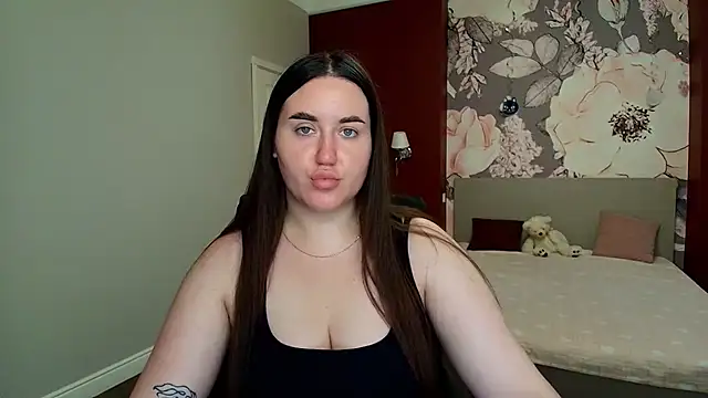 Snapshot of Roxie_Bradley chatting on 07/27/26, 05:36 Roxie Bradley online show from 07/27/26, 05:36