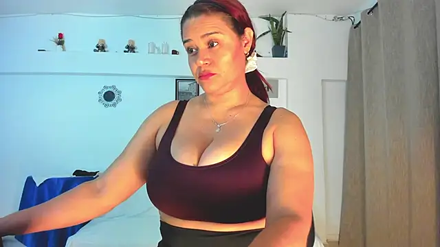 Sinthia Collins online show from 04/17/26, 02:14