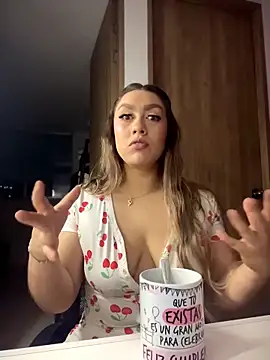 Im sophiie online show from 04/14/26, 06:52