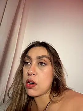 Snapshot of Im_sophiie chatting on 05/30/26, 08:33 Im sophiie online show from 05/30/26, 08:33