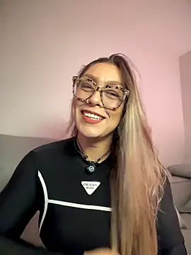 Snapshot of Im_sophiie chatting on 06/06/26, 07:24 Im sophiie online show from 06/06/26, 07:24