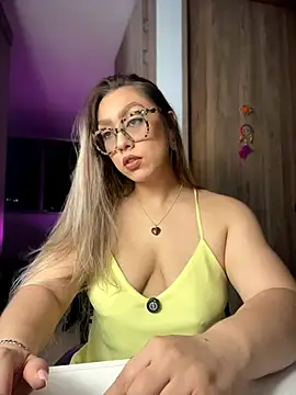 Snapshot of Im_sophiie chatting on 06/11/26, 07:06 Im sophiie online show from 06/11/26, 07:06