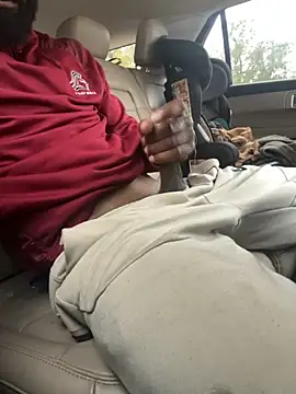 Snapshot of SlxmXBlxck chatting on 10/28/25, 08:44 SlxmXBlxck online show from 10/28/25, 08:44