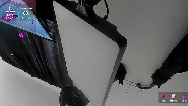 Snapshot of shaira_love chatting on 06/19/26, 07:17 shaira love online show from 06/19/26, 07:17