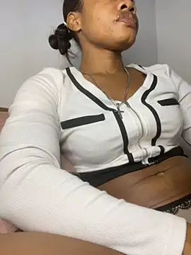  yisela  online show from 02/08/26, 01:09