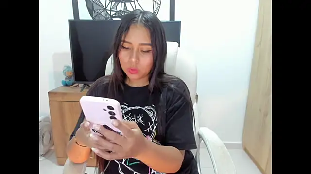 Snapshot of Ciara8 chatting on 06/22/26, 11:57 Ciara8 online show from 06/22/26, 11:57
