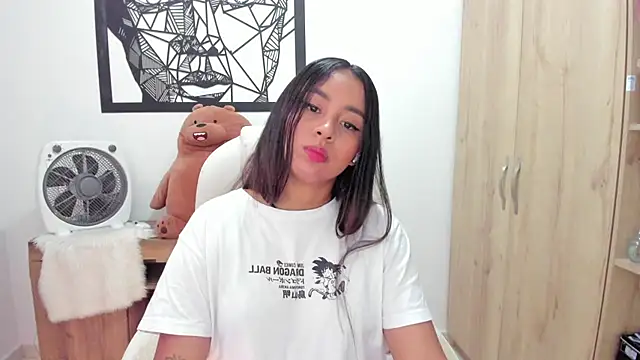 Snapshot of Ciara8 chatting on 07/08/26, 06:34 Ciara8 online show from 07/08/26, 06:34