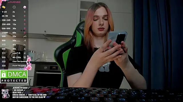 Snapshot of Lee_Loo chatting on 01/28/25, 05:03 Lee Loo online show from 01/28/25, 05:03