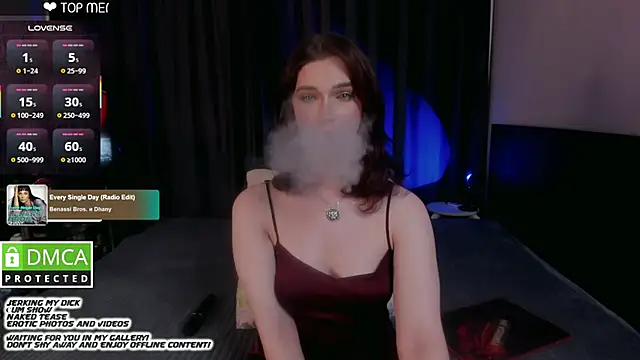 Snapshot of Lee_Loo chatting on 09/09/25, 02:38 Lee Loo online show from 09/09/25, 02:38