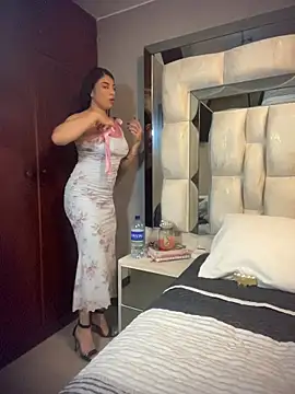 Miaparkerss  online show from 10/26/25, 11:42