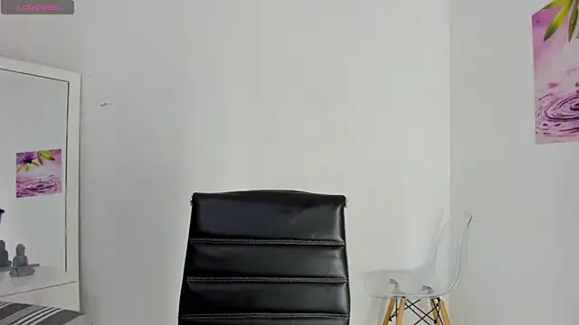 Snapshot of AlmaSean chatting on 02/13/25, 06:59 AlmaSean online show from 02/13/25, 06:59