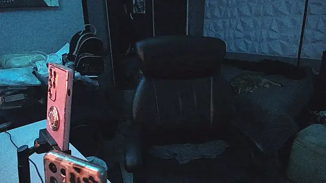 sheylagoddess11 online show from 09/20/25, 04:02