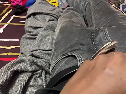 Snapshot of zeus_3241 chatting on 01/14/26, 10:03 zeus 3241 online show from 01/14/26, 10:03