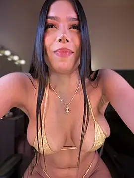 Snapshot of JanyLunaa chatting on 01/02/25, 01:06 JanyLunaa online show from 01/02/25, 01:06