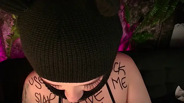 Laura takint online show from 12/20/24, 05:40