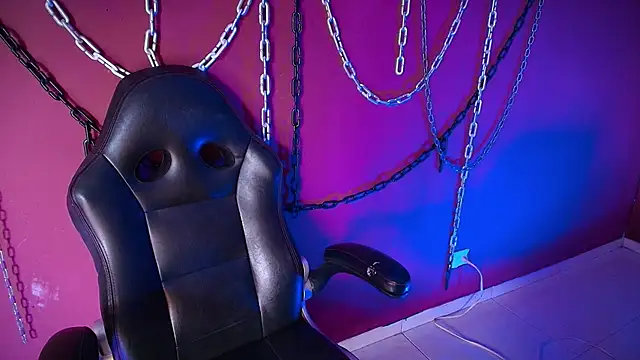 Laura takint online show from 12/31/24, 07:51