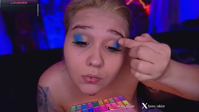 Laura takint online show from 10/13/25, 09:15