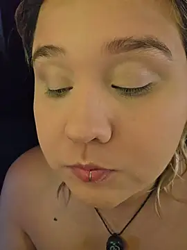 Laura takint online show from 12/17/25, 07:09