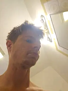 Snapshot of MikesR71 chatting on 11/18/25, 04:44 MikesR71 online show from 11/18/25, 04:44