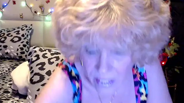 HappyWomanOn online show from 04/17/26, 08:56