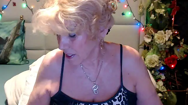 HappyWomanOn online show from 06/03/26, 06:13