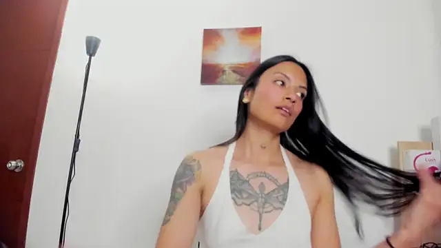 nia  white online show from 07/16/26, 12:05