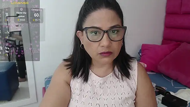 Snapshot of Katha_Marck chatting on 05/05/26, 12:35 Katha Marck online show from 05/05/26, 12:35