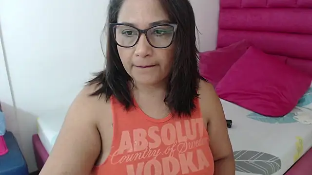 Snapshot of Katha_Marck chatting on 05/18/26, 02:56 Katha Marck online show from 05/18/26, 02:56