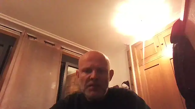 davigochi77bcn online show from 12/18/24, 07:52