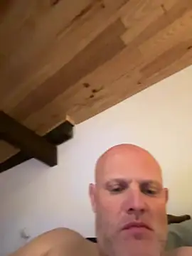 davigochi77bcn online show from 02/25/25, 02:25