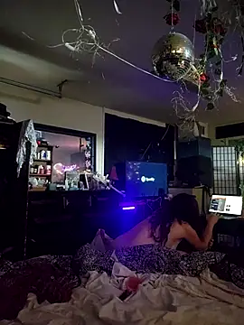 Hotredheadandtoungelasher online show from 12/15/25, 06:01