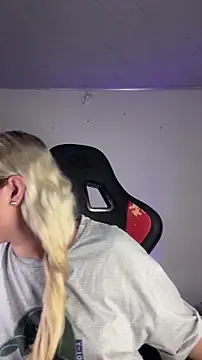 Irisweet  online show from 11/08/25, 03:56