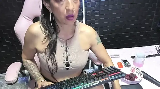 mature sexi40 online show from 03/01/25, 01:11