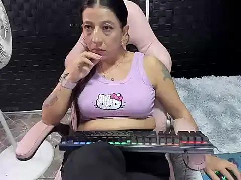 mature sexi40 online show from 10/15/25, 12:16