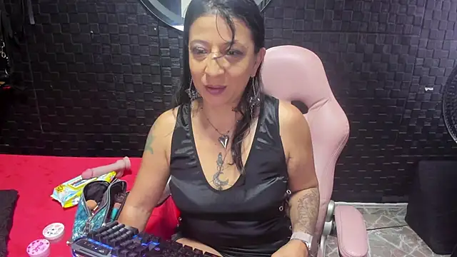 mature sexi40 online show from 03/26/26, 12:44