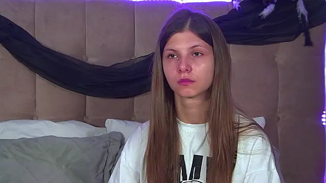 AudreyBarlow online show from 11/02/25, 06:21