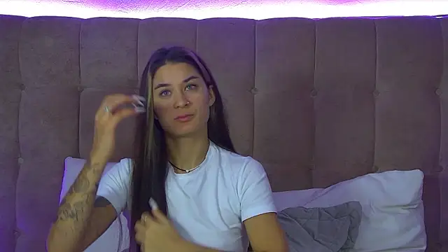 RachelSimpson online show from 11/19/25, 06:41