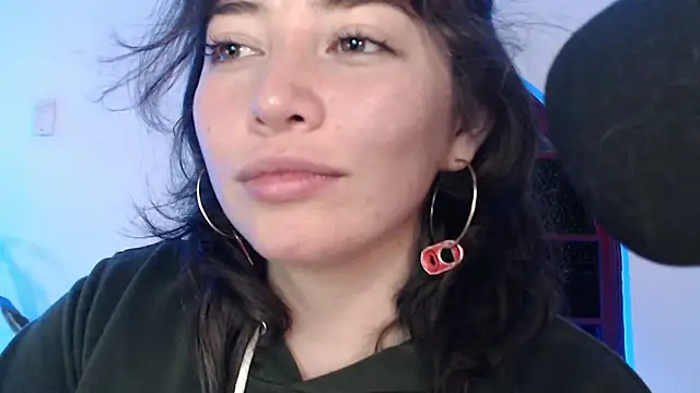 Snapshot of Hannah-Valhalla chatting on 12/02/24, 03:04 Hannah-Valhalla online show from 12/02/24, 03:04