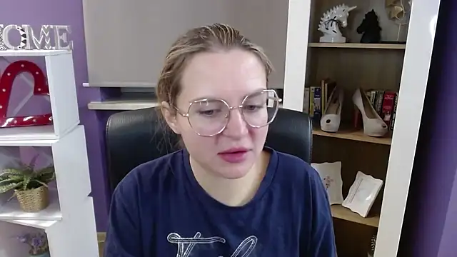 Zoey Erotic online show from 11/18/25, 05:34