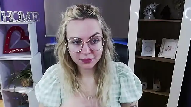 Zoey Erotic online show from 03/16/26, 05:35