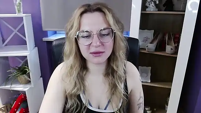 Zoey Erotic online show from 04/17/26, 04:37